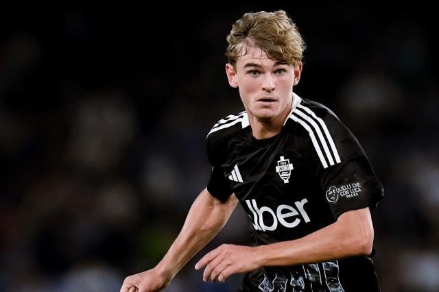 1735696427636080767.jpg 1735695500435.jpg