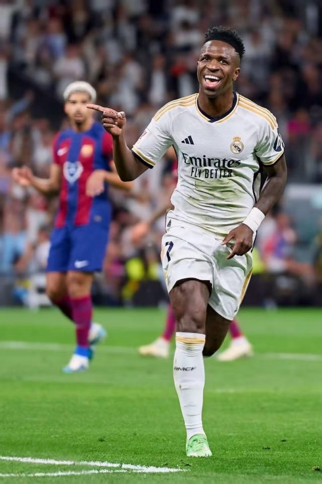 1729783597991097198.jpg f8f45292fc034be394d20c05648624b.jpg